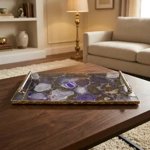 Plateau de service rectangulaire en agate violette fait main avec poignées métalliques et bord doré, idéal pour la table basse, la cuisine et la décoration intérieure - Product Image 3