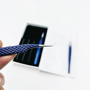 Pince à épiler NUMISMA INTERNATIONAL Blue Diamond Grip à pointe lisse antistatique pour extensions de cils, toutes tailles, durable, best-seller - Product Image 5