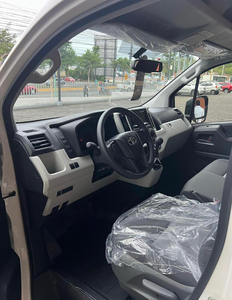 TOYOTA HIACE BUS EN EXCELENTE ESTADO, IMPECABLE - Product Image 3
