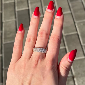 Anillo de Plata 925 con Diamante Moissanite Redondo, Estilo Hip Hop, Ideal para Fiestas y Regalos, Joyería para Mujer - Product Image 1