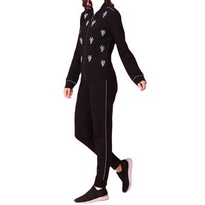 Ensemble de survêtements de jogging pour femmes de haute qualité vêtements de sport d'entraînement d'hiver avec short nouveau style et bon prix - Product Image 2