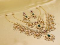 Parure de mariée ethnique traditionnelle sud-indienne de haute qualité pour femme, en alliage plaqué or avec zircon et motif floral, pour fiançailles et mariage