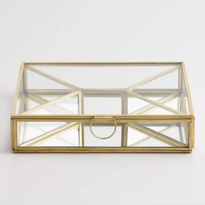 กล่องเก็บเครื่องประดับแก้วดีไซน์หรูหราพร้อมกรอบสีทอง กล่องโชว์เครื่องประดับแก้วทันสมัยพร้อมกรอบโลหะ - Product Image 1