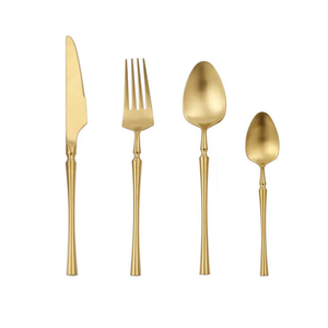 Ensemble de couverts en métal avec manches en bois de noyer, design vintage de luxe léger, pour usage domestique, comprend couteaux à steak, fourchettes et cuillères à dessert - Product Image 6