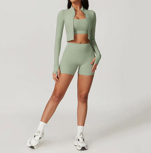 Conjunto de yoga de 2 piezas para mujer, sensación de segunda piel, ropa deportiva, shorts de yoga de cintura alta y sujetador deportivo con cuello halter - Product Image 4