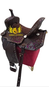 Silla de montar de cuero para caballo, estilo western, personalizada, marrón, con incrustaciones de cruz rosa repujada, duradera, portátil, tipo inglés, para carreras de barriles. - Product Image 2