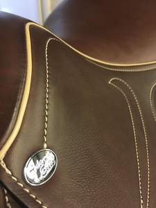 Couleurs sur mesure haute performance pour selles de cheval avec sélection de couleurs personnalisée, finition des bords durable et qualité professionnelle - Product Image 4