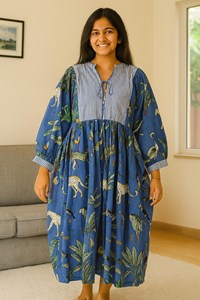 Robe longue bleue à imprimé tropical pour femme, col en V, coupe ample, style bohème, manches bouffantes trois quarts, robe décontractée d'été - Product Image 4