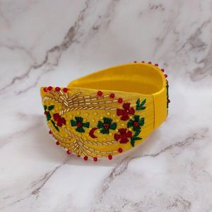 Diadema de Perlas Premium, Accesorio para el Cabello Hecho a Mano con Estilo para Mujeres al Mejor Precio - Product Image 1