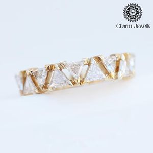 แหวนหมั้นผู้หญิง Charm_Jewells เงินแท้ทรงสามเหลี่ยมประดับเพชรโมอิสซาไนต์ทรงเรขาคณิต ตัวเรือนแบบหนามเตย รับรองโดย IGI สไตล์คลาสสิก น้ำหนัก 3 กรัม - Product Image 2