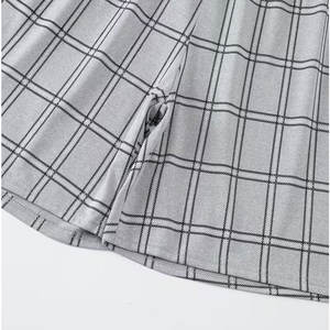 Conjunto de Pijama de Verano para Hombre de 3 Piezas, Camiseta de Manga Corta, Pantalones Cortos y Largos con Estampado a Cuadros y Cuello Redondo - Product Image 2