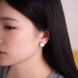 Boucles d'oreilles en or 18 carats avec perles d'eau douce, petit modèle ampoule, haut de gamme, Sai Australian White 10-11mm, collection Aurora de luxe - Product Image 1