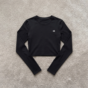 Nouveau T-shirt court pour femme, personnalisé, d'été, coupe ajustée, vêtement de sport pour femme, à manches longues, pour la gym et le fitness, style athleisure - Product Image 3