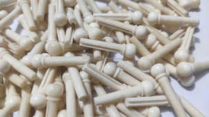 Piezas de Guitarra Acústica y Ukelele de Alta Calidad de Fabricación India, Incluye Clavijas de Puente, Púas y Accesorios para Instrumentos de Cuerda - Product Image 5