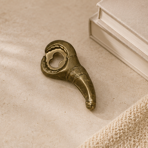 Ouvre-bouteille en métal au design attrayant en laiton AK dans un article de qualité supérieure fini antique pour accessoires de cuisine/Barware - Product Image 2