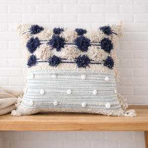 Housse de coussin bohème avec fermeture éclair, décoration intérieure, housse de coussin en coton marocain tufté, design à franges tissé à la main, housse de coussin en laine bohème - Product Image 1