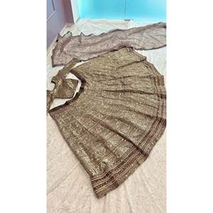 Vêtements de soirée pour femmes designer Lehenga Choli avec séquence de travail ensemble élégant - Product Image 3