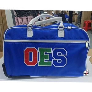 กระเป๋าเดินทางแบบมีล้อลาก OES สีน้ำเงิน โพลีเอสเตอร์ สำหรับกีฬาและกิจกรรมกลางแจ้ง หูหิ้วสีขาว ปิดด้วยซิป ขนาดใหญ่พิเศษ ทนทาน เป็นมิตรกับสิ่งแวดล้อม สไตล์ลำลอง - Product Image 1