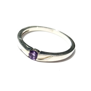 Anillo de Plata de Ley 925 con Amatista, Estilo Bohemio para Mujer, Minimalista, con Gema Púrpura, Solitario, Hecho a Mano, Elegante, Joyería Fina - Product Image 1