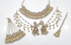 Conjunto de Joyería Antigua Chapada en Oro con Pedrería, Collar Gargantilla y Aretes con Joyas para Mujer para Bodas y Fiestas - Product Image 4