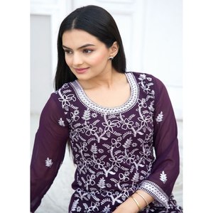 Ensemble de costumes brodés pour femmes de créateurs avec travaux brodés lourds - Product Image 3
