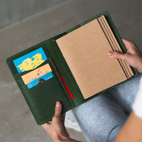 Carnet de voyage spirale en cuir véritable fait main avec logo personnalisé, porte-cartes et porte-stylo, organisateur de journal vintage rechargeable