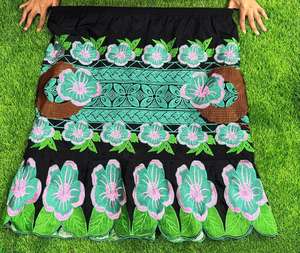 Faldas Tradicionales Polinesias Bordadas de Kosrae, Pohnpei y Chuuk, Hawaianas, en Poliéster - Product Image 1