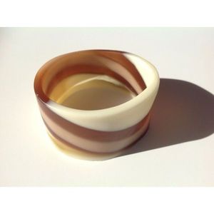 Bracelets élégants en résine et bois, accessoires de mode en cristal pour une élégance au quotidien, RR ENTERPRISES, fabriqué en Inde - Product Image 4