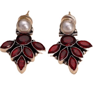 Pendientes Colgantes Hechos a Mano de Latón con Baño de Plata Antigua y Bisel de Cristal Rojo para Mujer, Estilo Bohemio Tribal Indio Étnico, Ideales para Fiestas y como Pieza Destacada - Product Image 1