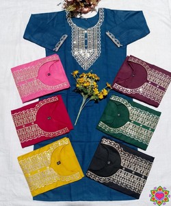Kurti en coton slub fantaisie avec broderie et travail de sequins 3 mm, vêtement ethnique rose à motifs dessinés à la main, séchage rapide, pour tenue de fête, prix de gros - Product Image 2