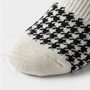 Calcetines Deportivos Personalizados de Algodón para Mujer, con Diseño de Letras Jacquard, Transpirables, Suaves, Modernos, para Gimnasio, Deportes, Color Personalizado - Product Image 6