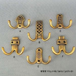 Ganchos Dobles Metálicos para Montar en la Pared, Acabado Dorado, Resistentes al Óxido, Perchero para Ropa, Uso en Baño y Cocina - Product Image 4