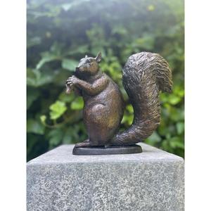 Escultura de Ardilla Vintage Fundida a Mano con Acabado en Bronce para Decoración de Jardín o Granja, Fabricante de Figuras de Animales Personalizadas - Product Image 1