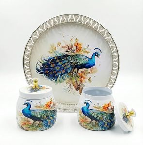 Juego de recipientes de cobre con estampado Pichwai y bandeja decorativa de metal - 2 tapas para frutos secos, dulces o alimentos para regalar - Product Image 1