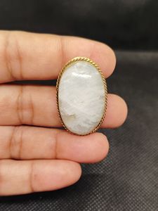 จี้หินมูนสโตนแบบร่อง คุณภาพสูง ราคาขายส่ง จี้หินมูนสโตนแบบร้อยเชือกมาคราเม่ คริสตัล - Product Image 2