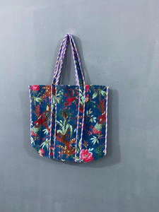 Sacs fourre-tout tendance en coton à motifs floraux, personnalisables, portables, pour la plage, l'été, les voyages et le maquillage – Vente chaude - Product Image 4