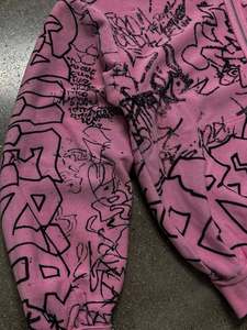 Sudadera con capucha extragrande personalizada con cremallera completa, algodón premium, estampado gráfico completo, estilo urbano, informal. - Product Image 5