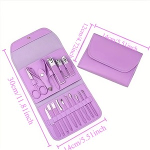 Ensemble de 16 pièces de manucure et pédicure en acier inoxydable de qualité supérieure, style classique, avec lime à ongles à lame biseautée, cure-oreille et ciseaux - Product Image 3