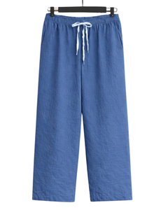 Ensemble deux pièces décontracté pour femme : chemise bleu clair et pantalon large bleu, en coton et lin, avec poches brodées florales, idéal pour l'été - Product Image 2