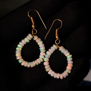 Boucles d'oreilles en opale éthiopienne naturelle multi-arc-en-ciel, argent et or 14 carats, cadeau pour elle - Product Image 4