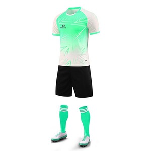 Vêtements de sport confortables pour hommes, uniforme de football 100% polyester, uniforme de football sur mesure pour hommes - Product Image 3