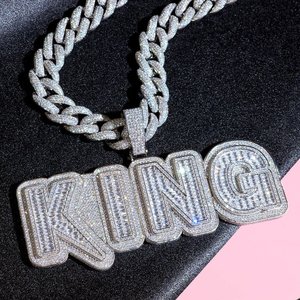 Collier Pendentif Personnalisé avec Initiales Serties de Diamants Moissanite, Style Hip Hop Bling, Bijoux pour Hommes - Product Image 5