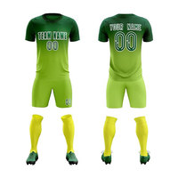 Seragam Sepak Bola Merah Kustom dengan Nama dan Nomor Tim yang Disublimasi, Jersey Lengan Pendek dan Celana Pendek Model Atletis untuk Pria