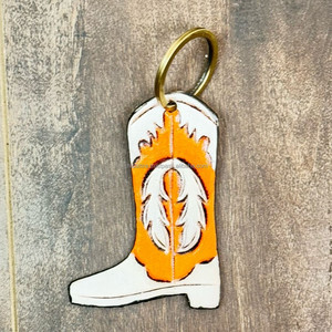 Venta al por mayor de botas de vaquero personalizadas tacones altos llavero de Metal llavero hecho a mano botas de cuero genuino patrón llavero para mujer - Product Image 4