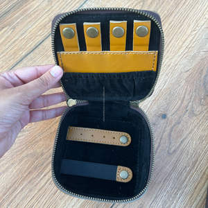 Sacs de toilette de voyage en cuir suédé à mailles ouvertes et petit coffret à bijoux portable en cuir suédé à mailles ouvertes pour femmes - Product Image 5