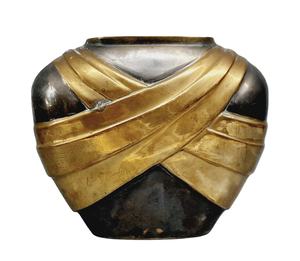 Vase en métal gravé pour la décoration de la maison fabriqué à la main Personnaliser la décoration de mariage Eventparty Vase en métal doré pour la décoration de la maison - Product Image 1