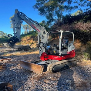 Mini-excavatrice Takeuchi TB235-2 fiable, dotée d'une hydraulique puissante et d'une excellente maniabilité - Product Image 1