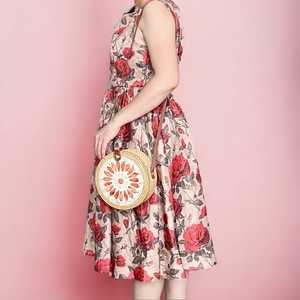 Sac à main artisanal en rotin et nacre, luxueux, avec incrustation de coquillages irisés, tissé, pour la mode bohème moderne, la plage et les soirées - Product Image 4