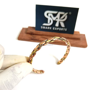 Brazalete de cobre trenzado plano hecho a mano Kada ajustable de extremo abierto elegante joyería curativa de cobre puro para hombres y mujeres - Product Image 5