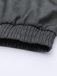 Veste en cuir PU délavé gris anthracite vintage unisexe sur mesure, coupe ample, col montant, fermeture éclair, imperméable, respirante, coupe-vent - Product Image 4